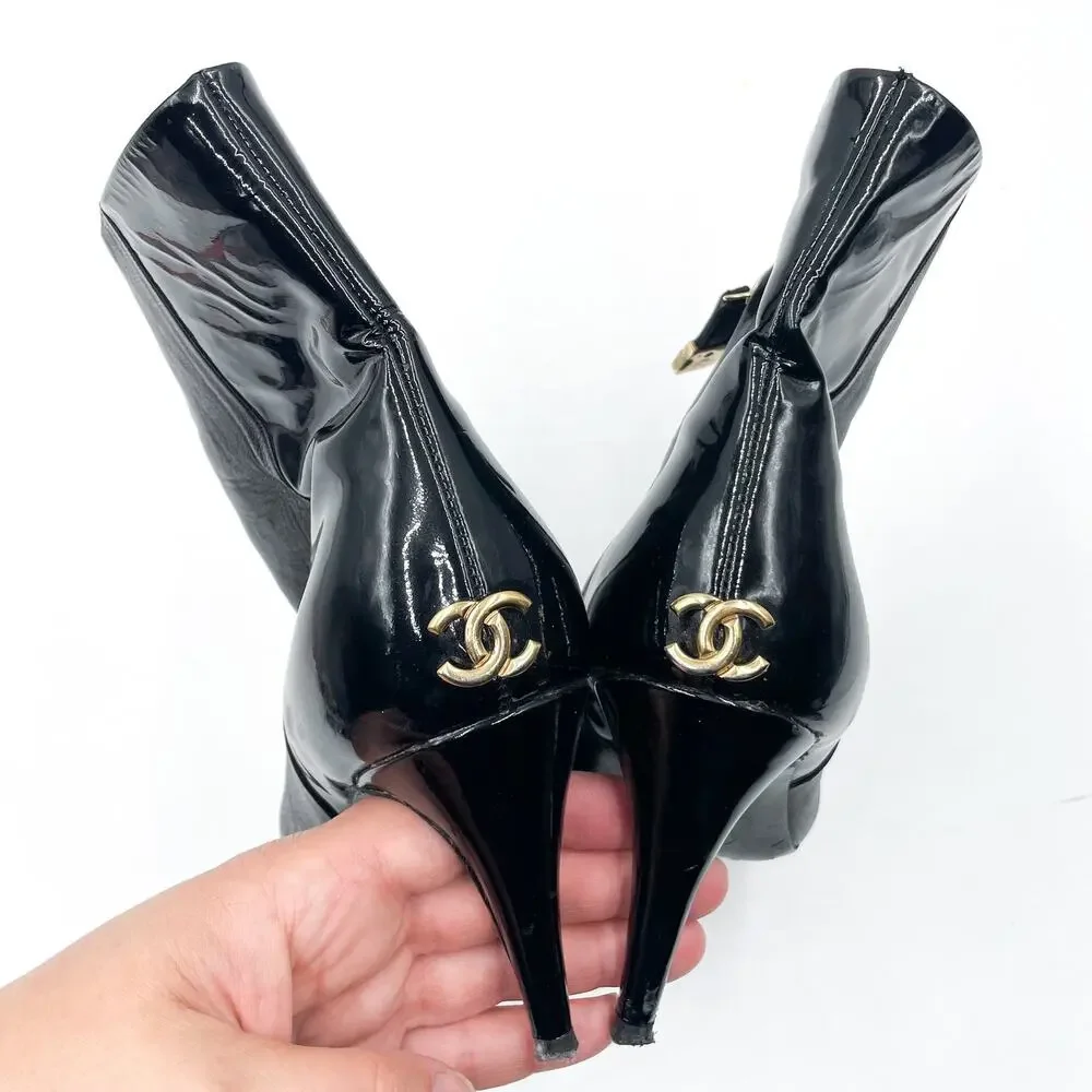 Chanel CC Logo Boots Black Patent Leather Cap Toe Heeled Ankle Sz 37 / 7‎
